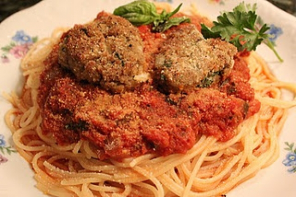 Vegan Love: Spaghetti and Heart-Shaped Meatballs