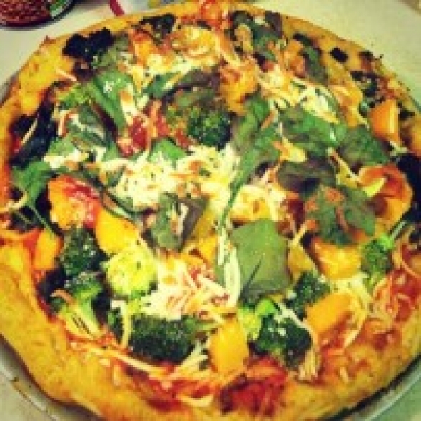 Piled-High Vegan Pizza for Super Bowl – Have a Ball!