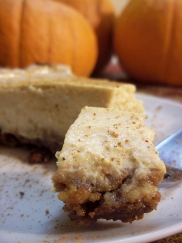 Pumpkin and Gingersnap Delight for Vegan Cheesecake Lovers!